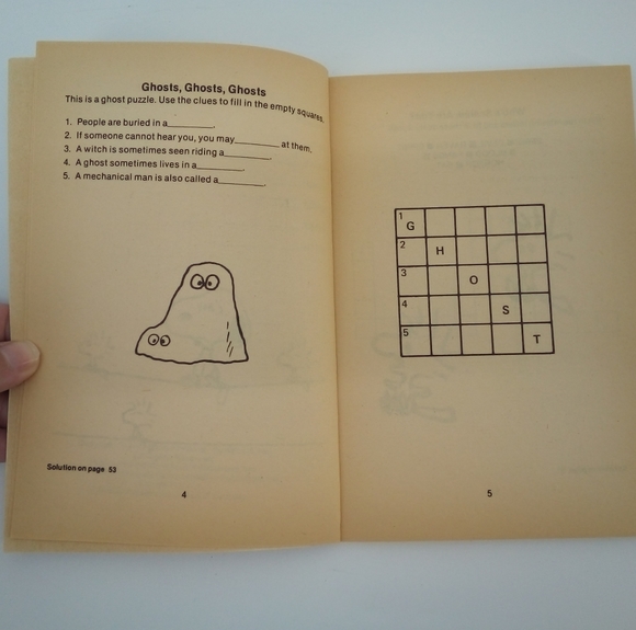 Vintage 1979 The Charlie Brown ghostly word puzzle book Peanuts Printed in USA - Picture 8 of 9